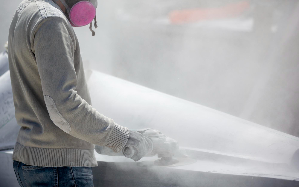 《聚脲噴塗 vs PU發泡：適用場景、耐候性與工程選擇建議》